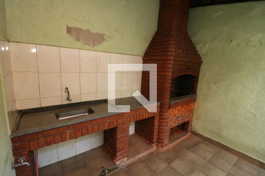 Churrasqueira de casa à venda com 3 quartos, 202m² em Jardim Piqueroby, São Paulo