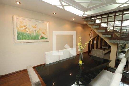 Sala de Jantar de casa à venda com 3 quartos, 202m² em Jardim Piqueroby, São Paulo