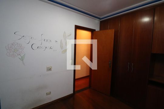 Quarto 3 de casa à venda com 3 quartos, 202m² em Jardim Piqueroby, São Paulo