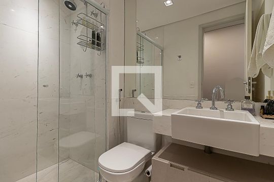 Banheiro Social de apartamento à venda com 2 quartos, 68m² em Vila Nova Conceição, São Paulo