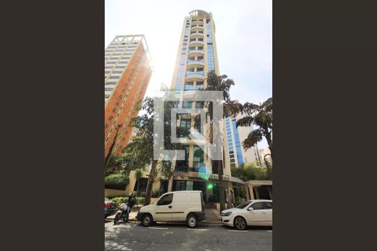 Fachada de apartamento para alugar com 1 quarto, 42m² em Moema, São Paulo