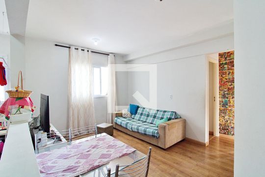 Apartamento para alugar com 2 quartos, 45m² em Jardim Clementino, Taboão da Serra