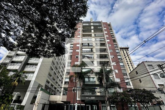 Fachada de apartamento para alugar com 1 quarto, 42m² em Campo Belo, São Paulo