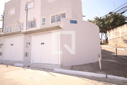Fachada de casa para alugar com 2 quartos, 86m² em Vila Hermínia, São Paulo
