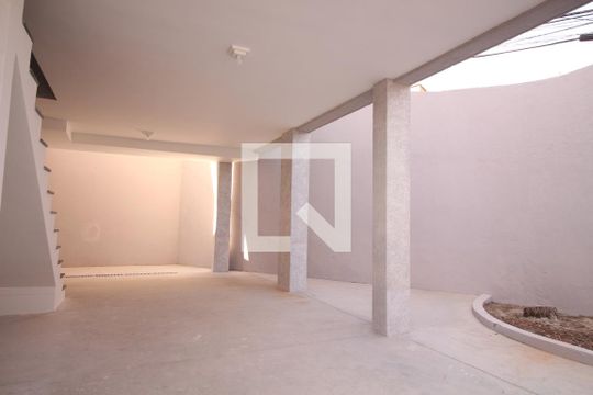 Área comum de casa para alugar com 2 quartos, 86m² em Vila Hermínia, São Paulo