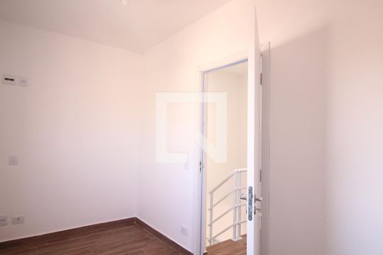 quarto 2 de casa para alugar com 2 quartos, 86m² em Vila Hermínia, São Paulo