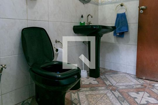Banheiro de casa para alugar com 3 quartos, 150m² em Jardim São José, Belo Horizonte