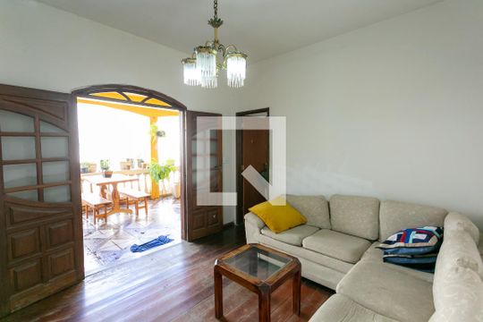 Casa para alugar com 3 quartos, 150m² em Jardim São José, Belo Horizonte