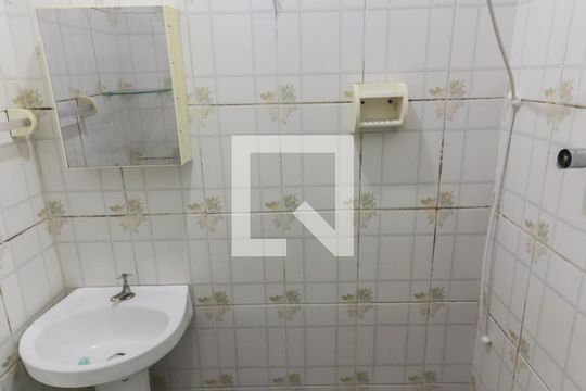 Banheiro de casa para alugar com 1 quarto, 60m² em Jaguaré, São Paulo
