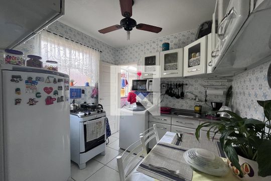 Cozinha de apartamento à venda com 1 quarto, 42m² em Cristal, Porto Alegre
