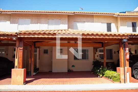 Fachada de casa de condomínio à venda com 2 quartos, 90m² em Vila Mazzei, São Paulo