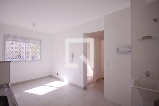 Sala/Cozinha   de apartamento para alugar com 2 quartos, 36m² em Parque Fongaro, São Paulo