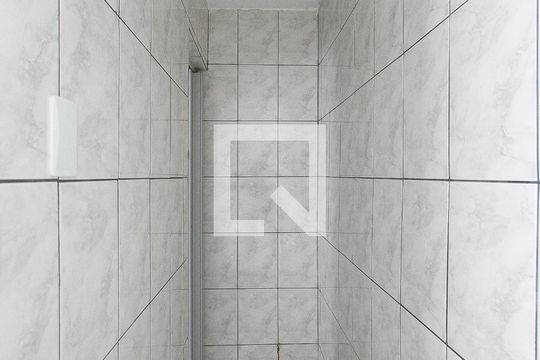 Corredor de casa à venda com 1 quarto, 50m² em Vila Carrão, São Paulo