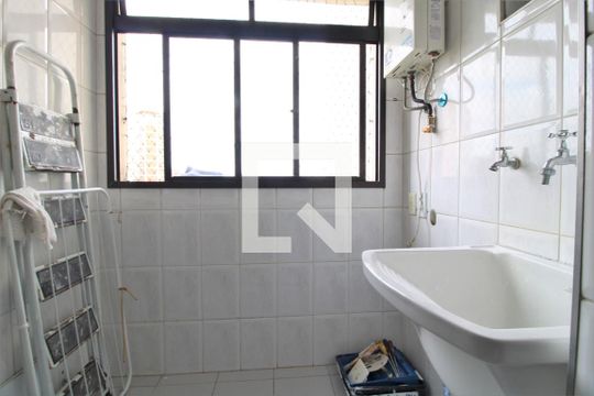 Área de serviço de apartamento para alugar com 2 quartos, 54m² em Jardim Marajoara, São Paulo