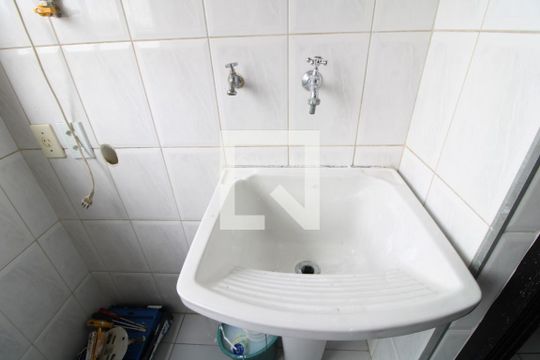 Tanque de apartamento para alugar com 2 quartos, 54m² em Jardim Marajoara, São Paulo