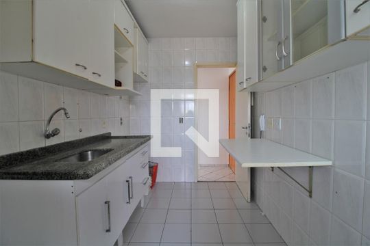 Cozinha de apartamento para alugar com 2 quartos, 54m² em Jardim Marajoara, São Paulo