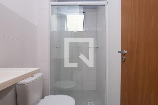 Banheiro de apartamento para alugar com 2 quartos, 40m² em Jardim Nova Cidade, Guarulhos
