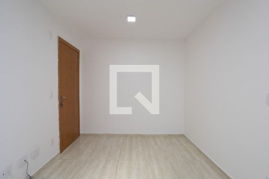Sala de apartamento para alugar com 2 quartos, 40m² em Jardim Nova Cidade, Guarulhos