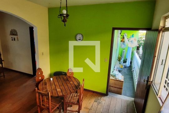 Casa à venda com 4 quartos, 292m² em Itapoã, Belo Horizonte