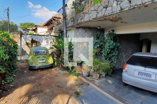 Casa à venda com 4 quartos, 292m² em Itapoã, Belo Horizonte