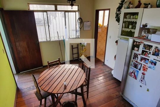 Casa à venda com 4 quartos, 292m² em Itapoã, Belo Horizonte