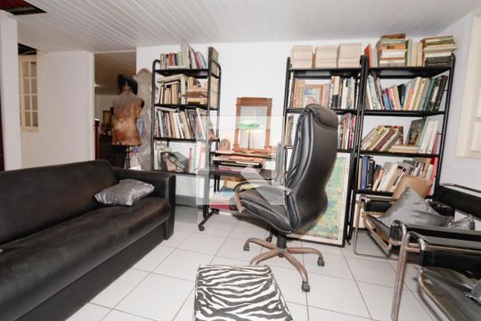 Casa à venda com 7 quartos, 335m² em Vila Butantã, São Paulo