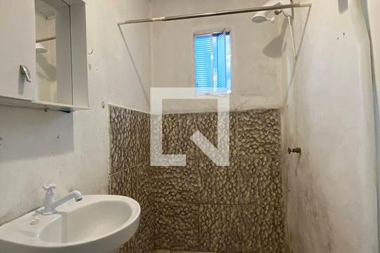 Banheiro de apartamento à venda com 1 quarto, 30m² em Feitoria, São Leopoldo