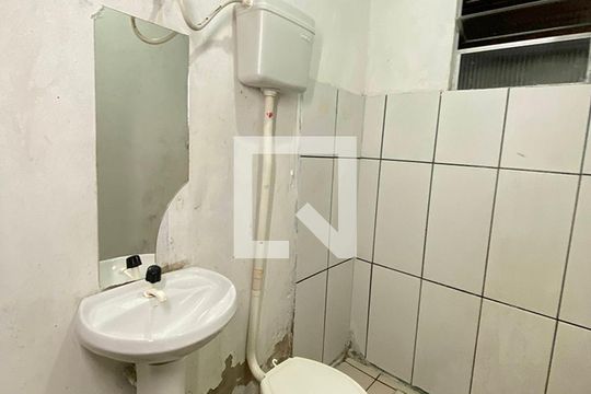 Banheiro de apartamento à venda com 1 quarto, 30m² em Feitoria, São Leopoldo