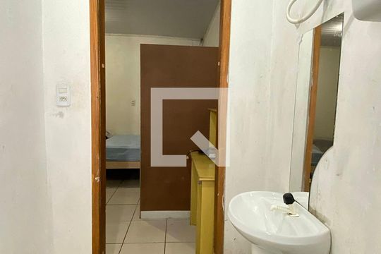 Banheiro de apartamento à venda com 1 quarto, 30m² em Feitoria, São Leopoldo