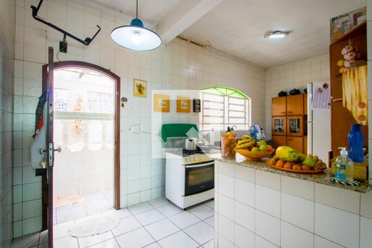 Cozinha de casa à venda com 3 quartos, 5m² em Vila Eldizia, Santo André