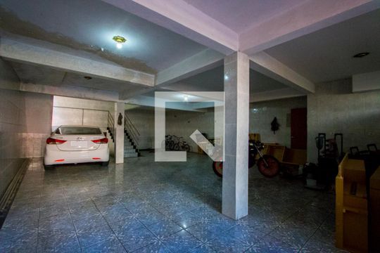 Garagem de casa à venda com 3 quartos, 5m² em Vila Eldizia, Santo André