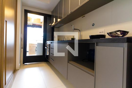 Cozinha de apartamento para alugar com 3 quartos, 118m² em Perdizes, São Paulo