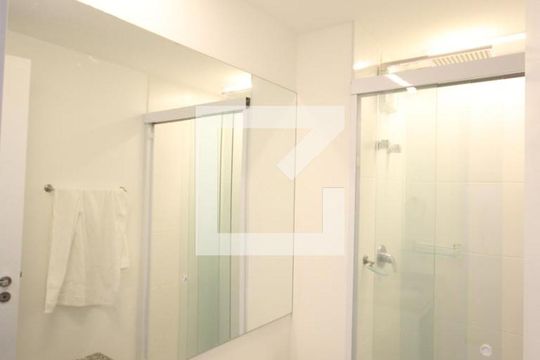 Banheiro de kitnet/studio à venda com 1 quarto, 21m² em Liberdade, São Paulo