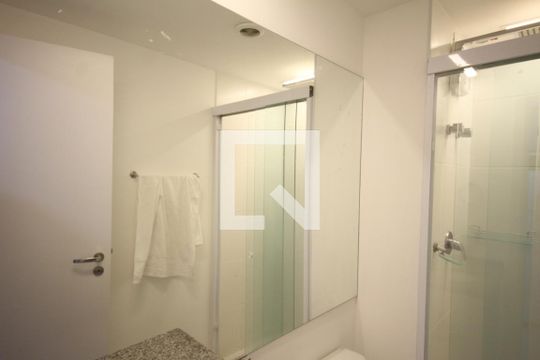 Banheiro de kitnet/studio à venda com 1 quarto, 21m² em Liberdade, São Paulo