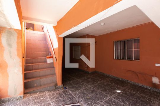 Garagem de casa à venda com 2 quartos, 200m² em Vila Jacuí, São Paulo