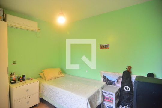 Quarto 1 de casa à venda com 4 quartos, 153m² em Harmonia, Canoas