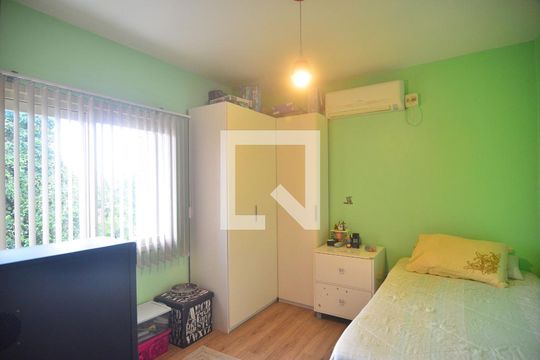 Quarto 1 de casa à venda com 4 quartos, 153m² em Harmonia, Canoas