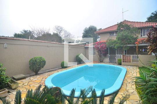 Área Externa de casa à venda com 4 quartos, 153m² em Harmonia, Canoas