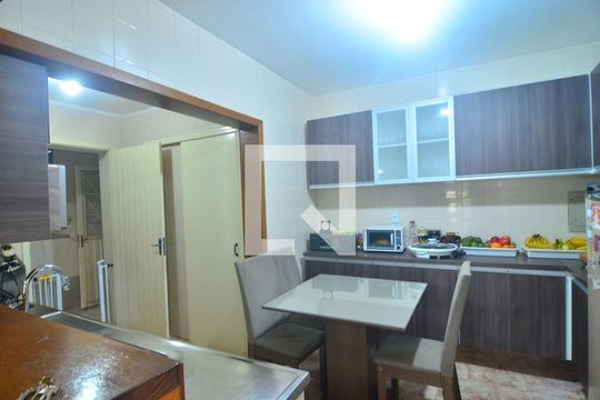 Cozinha de casa à venda com 4 quartos, 153m² em Harmonia, Canoas