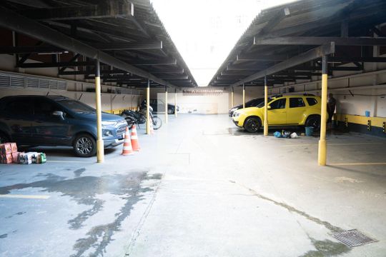 Garagem de apartamento à venda com 3 quartos, 107m² em Laranjeiras, Rio de Janeiro