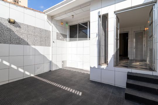 Garagem de casa à venda com 2 quartos, 70m² em Santa Teresinha, São Paulo