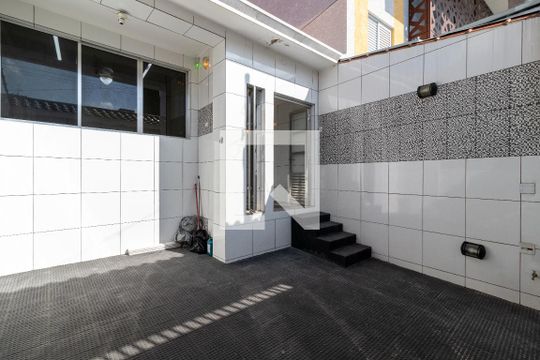 Garagem de casa à venda com 2 quartos, 70m² em Santa Teresinha, São Paulo