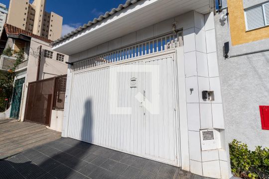 Fachada de casa à venda com 2 quartos, 70m² em Santa Teresinha, São Paulo