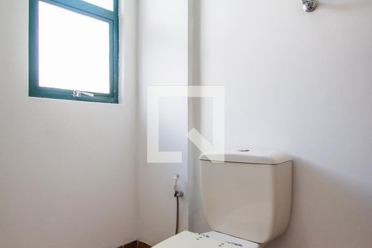 Banheiro de apartamento para alugar com 1 quarto, 42m² em Centro, Campinas