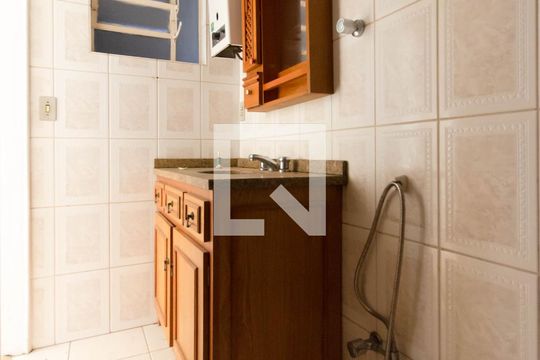 Banheiro de apartamento à venda com 2 quartos, 56m² em Cidade Baixa, Porto Alegre
