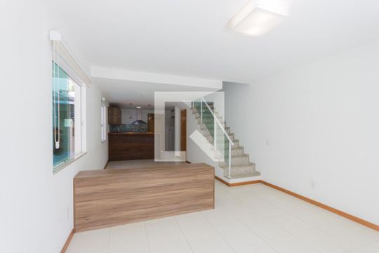 Sala de casa de condomínio à venda com 3 quartos, 146m² em Freguesia , Rio de Janeiro