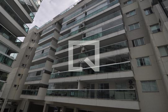 Fachada do bloco de apartamento à venda com 2 quartos, 80m² em Freguesia de Jacarepaguá, Rio de Janeiro