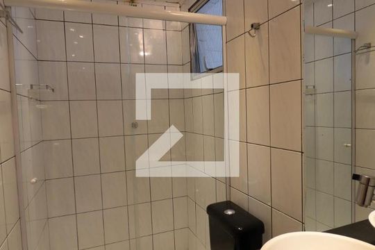 Banheiro de apartamento para alugar com 2 quartos, 46m² em Jardim Valéria, Guarulhos