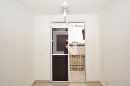 Sala de apartamento à venda com 2 quartos, 60m² em Parada de Lucas, Rio de Janeiro