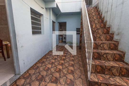 Quintal  de casa à venda com 4 quartos, 258m² em Vila Nogueira, Diadema